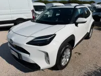 Usata Toyota Yaris Hybrid Active 92 CV (67 kW) 2024 Bianco Station wagon