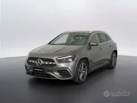Usata Mercedes GLA200 AMG Line Premium 150 CV (110 kW) 2023 Grigio montagna SUV
