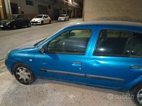 Usata Renault Clio II 65 CV (47 kW) 2005 Blu Utilitaria