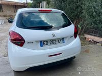 Usata Peugeot 208 75 CV (55 kW) 2016 Bianco Utilitaria