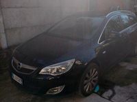 Usata Opel Astra Cosmo 95 CV (69 kW) 2011 Station wagon