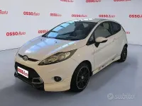 Usata Ford Fiesta 82 CV (60 kW) 2009 Bianco Berlina