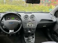 Usata Ford Fiesta Titanium 68 CV (50 kW) 2008 Grigio Utilitaria