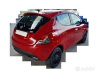 Usata Lancia Ypsilon Silver 70 CV (51 kW) 2022 Rosso Utilitaria