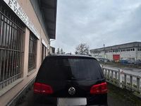 Begagnad VW Touran Comfortline 105 HK (77 kW) 2013 Svart Minibuss