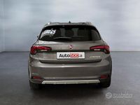 Usata Fiat Tipo Cross 101 CV (74 kW) 2021 Grigio scuro Berlina