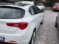 Usata Alfa Romeo Giulietta 105 CV (77 kW) 2012 Bianco Utilitaria