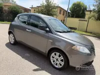 Usata Lancia Ypsilon 69 CV (50 kW) 2014 Grigio Utilitaria