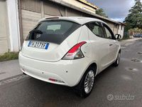 Usata Lancia Ypsilon Platinum 69 CV (50 kW) 2017 Bianco Utilitaria