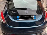 Usata Lancia Ypsilon Silver 69 CV (50 kW) 2016 Blu Utilitaria