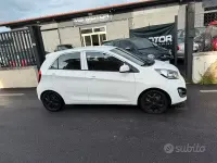 Begagnad Kia Picanto 67 HK (49 kW) 2014 Vit Halvkombi