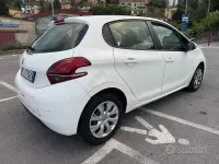 Usata Peugeot 208 75 CV (55 kW) 2017 Bianco Utilitaria