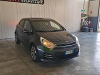 Usado Kia Rio 90 CV (66 kW) 2016 Gris Utilitario