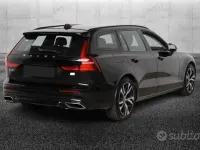 Usata Volvo V60 R-Design 303 CV (222 kW) 2021 Nero Station wagon