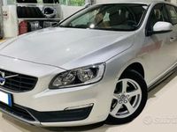 Usata Volvo V60 120 CV (88 kW) 2017 Grigio Station wagon