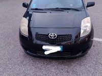 Usata Toyota Yaris 65 CV (47 kW) 2007 Nero Utilitaria