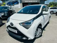 Usata Toyota Aygo Connect Style 72 CV (52 kW) 2021 Bianco Utilitaria