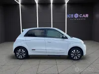 Usata Renault Twingo Techno 30 kW (42 CV) 2023 Bianco Utilitaria