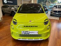 Usata Abarth 500e Scorpionissima 47 kW (64 CV) 2023 Acid green Utilitaria