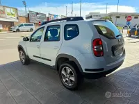 Usata Dacia Duster Lauréate 114 CV (83 kW) 2016 Bianco SUV