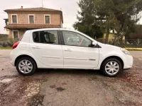 Second-hand Renault Clio IV Dynamique 75 CP (55 kW) 2012 Alb Hatchback