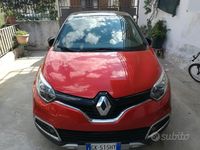 Usata Renault Captur 90 CV (66 kW) 2014 Rosso SUV