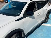 Usata Peugeot e-2008 100 kW (136 CV) 2022 Bianco SUV