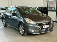 Usata Peugeot 208 Allure 82 CV (60 kW) 2014 Grigio Utilitaria