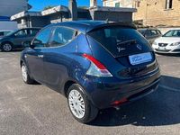 Usata Lancia Ypsilon Silver 69 CV (50 kW) 2016 Blu Utilitaria