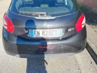 Usata Peugeot 208 92 CV (67 kW) 2012 Nero Utilitaria