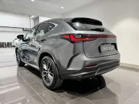 Usata Lexus NX450h+ Luxury Line 185 CV (136 kW) 2022 Sonic titanium SUV