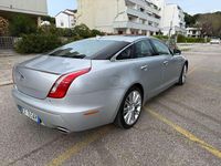Usata Jaguar XJ Premium Luxury 275 CV (202 kW) 2014 Argento Berlina