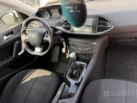Usata Peugeot 308 GT-line 120 CV (88 kW) 2015 Bianco Berlina