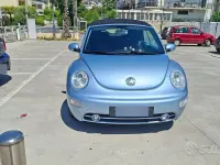 Usata VW New Beetle 101 CV (74 kW) 2005 Bluazzurro Utilitaria