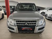 Usata Mitsubishi Pajero Instyle 200 CV (147 kW) 2016 Argento SUV