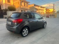 Usata Kia Venga EX 90 CV (66 kW) 2010 Grigio Utilitaria