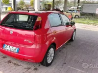 Usata Fiat Grande Punto 90 CV (66 kW) 2006 Rosso Utilitaria
