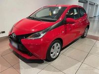 Usata Toyota Aygo Cool 69 CV (50 kW) 2016 Rosso Utilitaria
