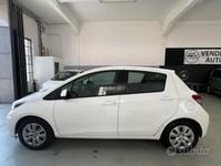 Usata Toyota Yaris Sol 99 CV (72 kW) 2013 Bianco Berlina