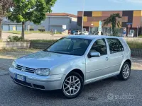 Usado VW Golf IV 101 CV (74 kW) 2003 Gris Berlina