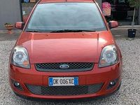 Usata Ford Fiesta 75 CV (55 kW) 2007 Rosso Utilitaria