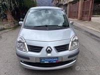 Usata Renault Modus Luxe 70 CV (51 kW) 2007 Grigio Monovolume