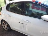 Usata Peugeot 208 92 CV (67 kW) 2013 Bianco Utilitaria