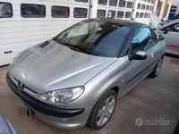 Usata Peugeot 206 CC 109 CV (80 kW) 2002 Grigio Cabrio