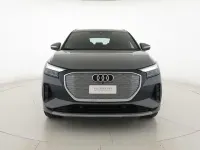 Käytetty Audi Q4 e-tron Advanced 210 kW (286 HP) 2025 Harmaa Katumaasturi