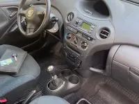 Usata Toyota Yaris 65 CV (47 kW) 2006 Grigio Utilitaria