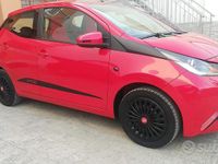 Usata Toyota Aygo 69 CV (50 kW) 2014 Rosso Utilitaria
