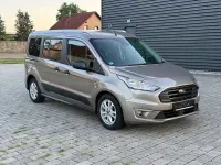 Usata Ford Tourneo Titanium 120 CV (88 kW) 2021 Marrone Monovolume