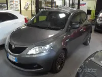 Usata Lancia Ypsilon 95 CV (69 kW) 2017 Grigio Utilitaria