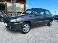 Usata Renault Clio 78 CV (57 kW) 1994 Grigio Utilitaria